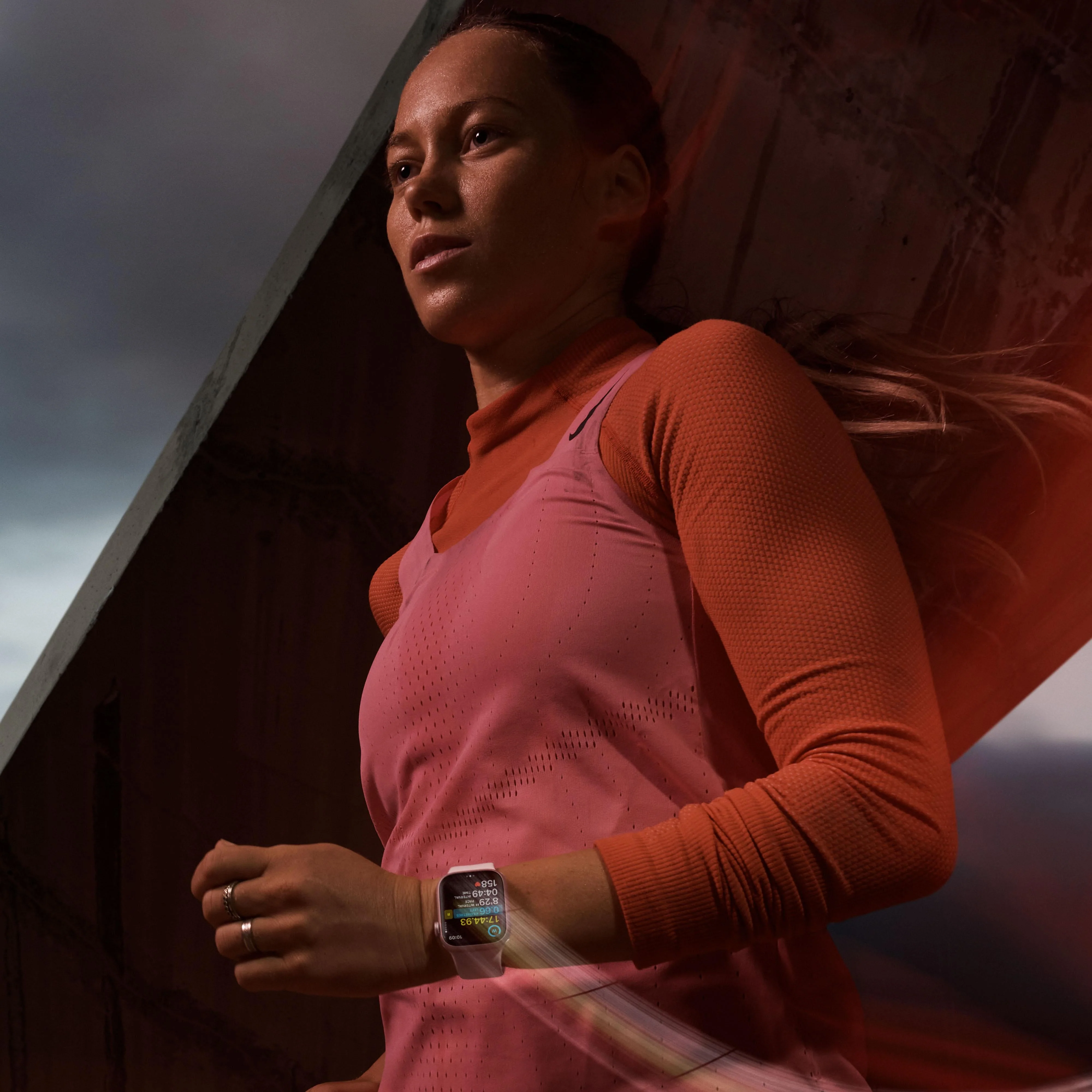 Apple Watch Series 9 GPS 45mm Midnight Aluminium Case with Midnight Sport Loop - Image 5